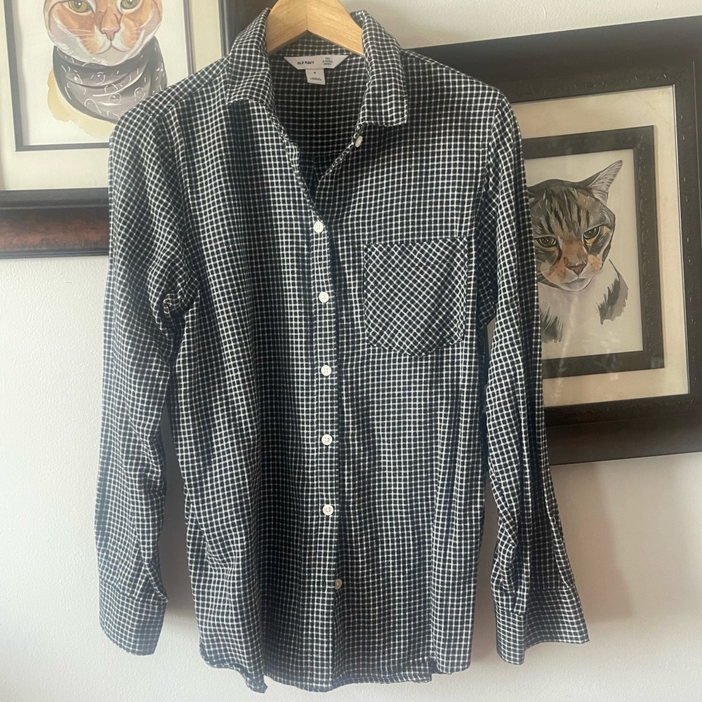 Old Navy black Buffalo plaid flannel button up shirt black white pocket medium